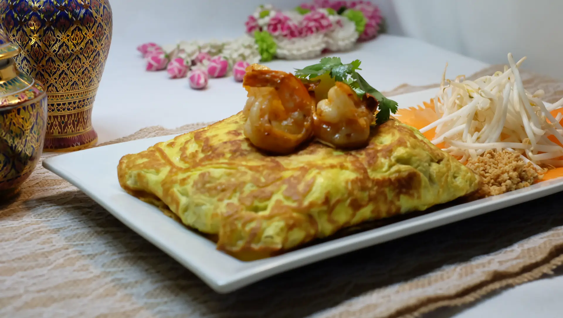 Golden Wrap Pad Thai